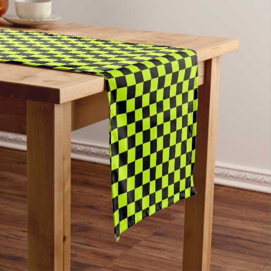Acid green black checkerboard pattern korte tafelloper (Voorbeeld)