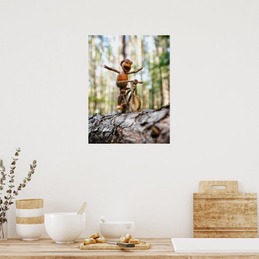 Acorn elf fietst zonder poster te houden (Keuken)