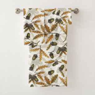 Acornes et feuilles de chêne sur blanc