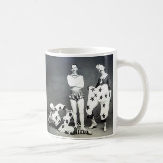 Acrobate et tasse de clowns