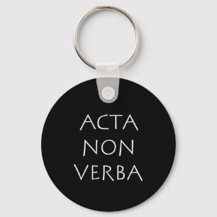 Acta non verba sleutelhanger