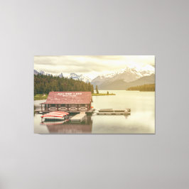 Activiteiten in de omgeving van Maligne Lake Boat  Canvas Afdruk