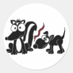 AD - Hond Sniffing Skunk Butt Cartoon Ronde Sticker