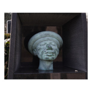 Adam - sculptuur op Rudolf Hausner's grave Perfect Poster