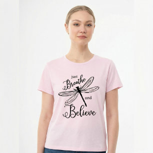Adem gewoon in en geloof Vlindervis Inspirerend T-shirt