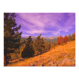 Adembenemend Berglandschap - Rood, Blauw, Groen Foto Afdruk