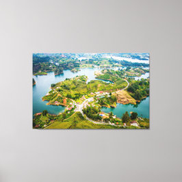 Adembenemend Uitzicht van Guatape Antioquia Sunny  Canvas Afdruk