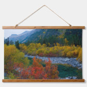 Adembenemend Uitzicht van Herfst en Towering Mount Hangend Wandkleed (Voorkant)