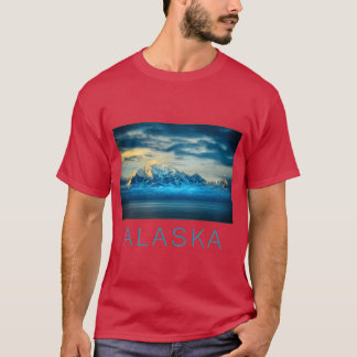 Adembenemende besneeuwde bergen in Alaska rijzen b T-shirt