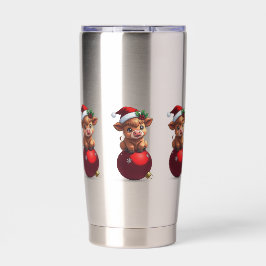 adorable baby highland cow sitting geïsoleerde drinkbeker