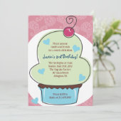 Adorable Cupcake Anniversaire Fête Invitation (Debout devant)