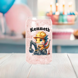 Adorable dragon de bébé faisant fonctionner une mi