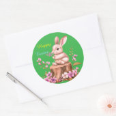 Adorable Easter Bunny on Tree Stump Sticker (Enveloppe)