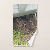 Adorable lapin nouveau-né (Serviette à main)