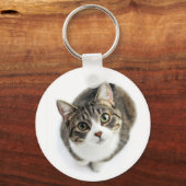 Adorable Tabby Cat with Bright Eyes Sleutelhanger (Achterkant)
