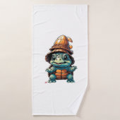 Adorable Turtle in Halloween Mood Essential T-Shir (Serviette de bain)