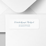 Adresse de retour du mariage de script bleu poussi<br><div class="desc">Étiquette d'adresse de retour de texte modifiable avec une typographie élégante en bleu poussiéreux et tendance sur un arrière - plan blanc clair. Facile à personnaliser avec vos détails ! Vous pouvez modifier les couleurs et la police de lettrage après avoir sélectionné l'option PERSONNALISER. Idéal pour des mariages élégants ou...</div>