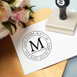 Adresse en caoutchouc monographique personnalisée<br><div class="desc">Design classique avec grand monogramme au centre avec adresse autour de l'extérieur.</div>