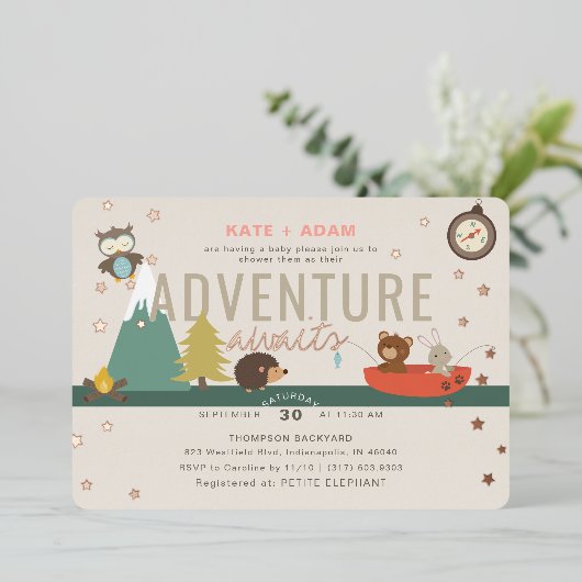 Adventure Awaits Woodland Girl Pink Baby shower Folie Uitnodiging (Staand Voorkant)