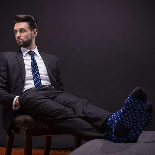 advocaat op basis van blauwe hamer stropdas