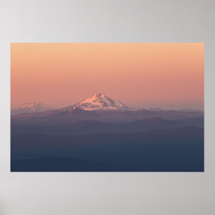 AERIËLE FOTOGRAFIE VAN MOUNTAIRE MET SNEEUW POSTER