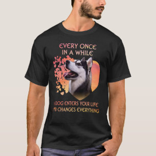 Af en toe komt een Siberische man je binnen T-shirt