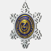 Afdeling 102e opleiding tin sneeuwvlok ornament (Rechts)