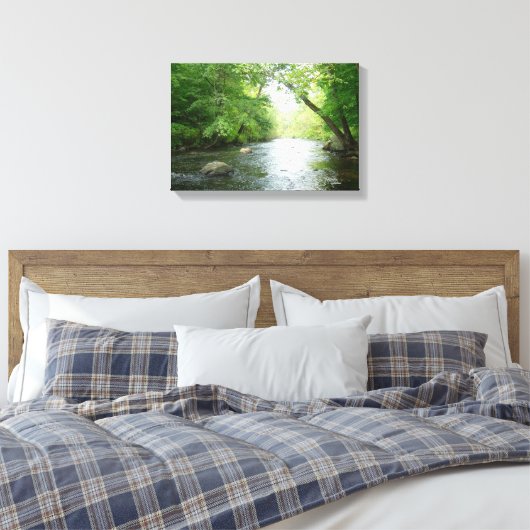 Afdruk van verstijfd Canvas met woudkreek (Insitu (Slaapkamer))