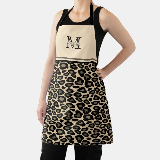 Afdruk zwart en tan-luipaard | Monogrammed Apron Schort (Insitu)