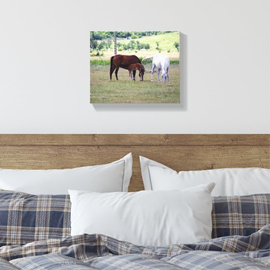 Afdrukken van omgevlekt Canvas, paardenfamilie (Insitu (Slaapkamer))