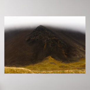 Affiche de montagne volcanique noire et de nuages