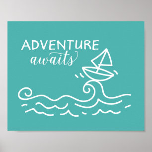 Affiche de nurserie nautique bleue où l'aventure a