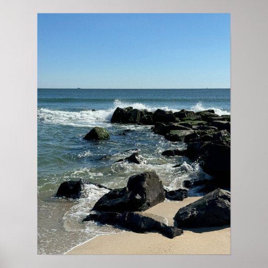 Affiche de rivage avec des rochers et des vagues (Devant)