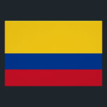 Affiche patriotique avec drapeau de la Colombie<br><div class="desc">Ajoutez une touche de fierté colombienne à votre décor de maison ou de bureau avec notre affiche exclusive avec le drapeau de la Colombie ! Réalisée avec une attention minutieuse aux détails, cette affiche est plus qu’une simple peinture murale, c’est une célébration du riche patrimoine et de la fierté nationale...</div>
