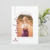 Afgestudeerd aan Elon University Aankondiging (Staand voorkant)