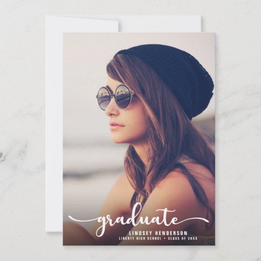 Afgestudeerd-feestje Witte Script Foto Kaart (Voorkant)