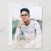 Afgestudeerd Folie Roze Goud Elegant Script Afstud Kaart (Voorkant)