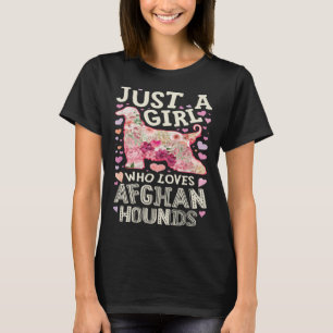 Afghaanse hond gewoon een meisje die houdt van hon t-shirt