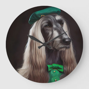 Afghaanse windhond in St. Patrick's Day-jurk Grote Klok