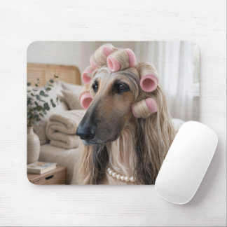 Afghaanse windhond met roze spons krultangen muismat