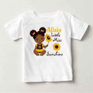 Africaine Américaine Baby Girl avec T-shirt tourne