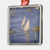 Afrika, Egypte, Opper-Egypte, Aswan. Feluccas Metalen Ornament (Links)