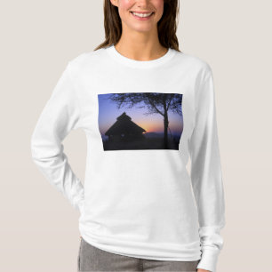 Afrika, Ethiopië, Omo rivier regio, Zonsondergang  T-shirt
