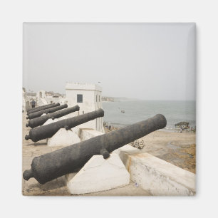 Afrika, West-Afrika, Ghana, Elmina. Kanonnen bewak Magneet