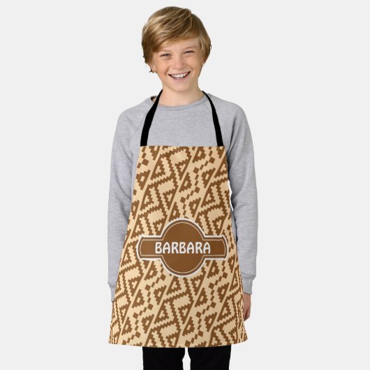 Afrikaans beige bruin minimaal patroon schort (Gedragen)