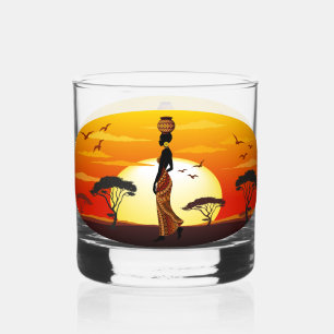 Afrikaanse mooie vrouw silhouet op Afrikaanse zonn Whisky Glas