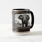 Afrikaanse olifant op analoge televisie, mok (Voorkant rechts)