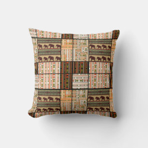 Afrikaanse Patchwork Olifanten: Ornamentale textuu Kussen