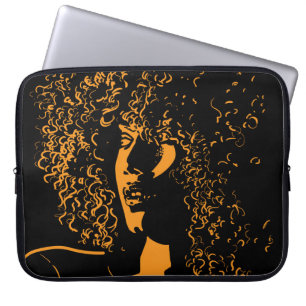 Afrikaanse  vrouw met afro-haarstijlportret laptop sleeve