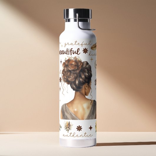 Afrikaanse vrouw met bruin haar Boho bevestiging Waterfles
